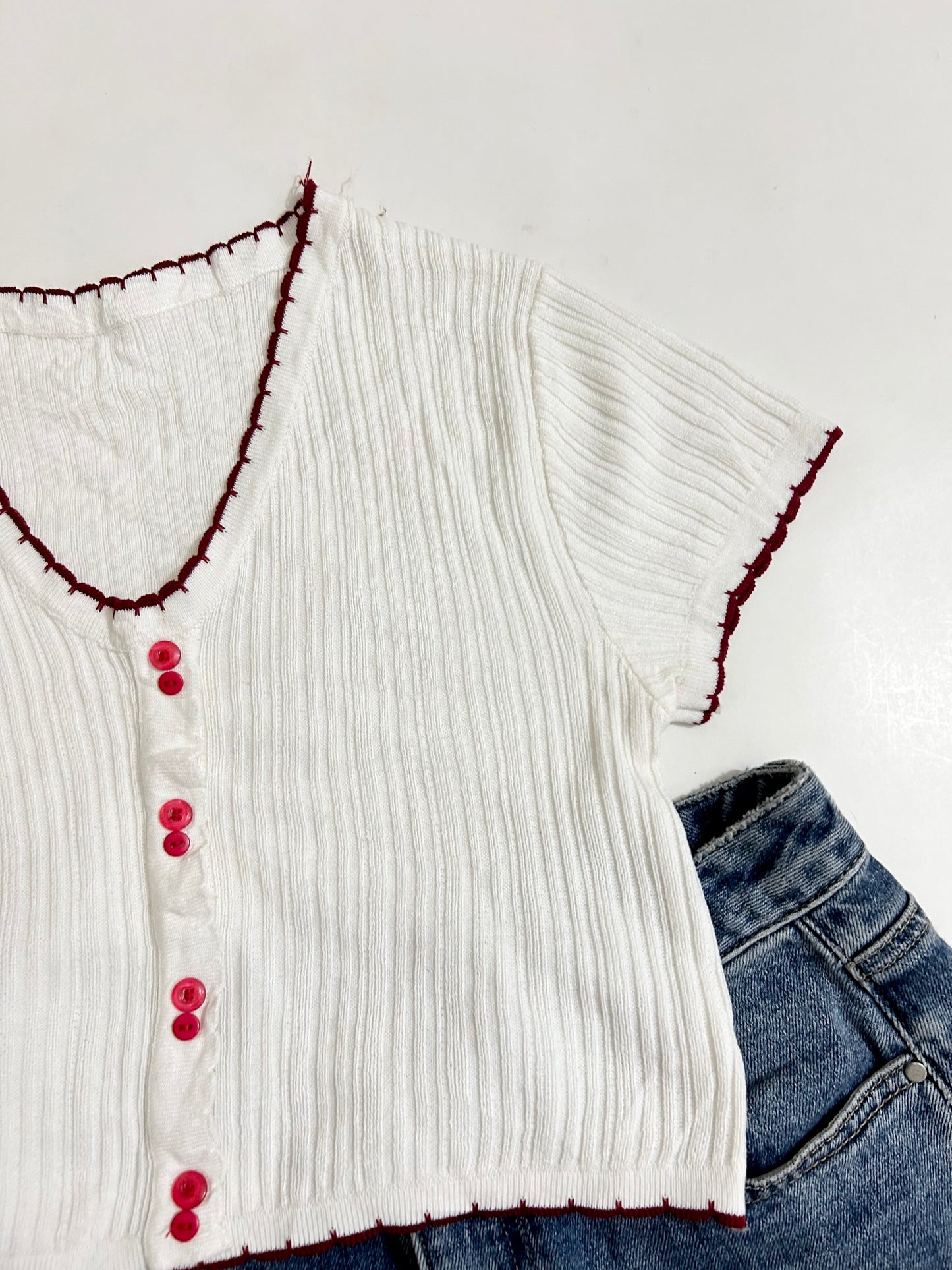 White red solid top