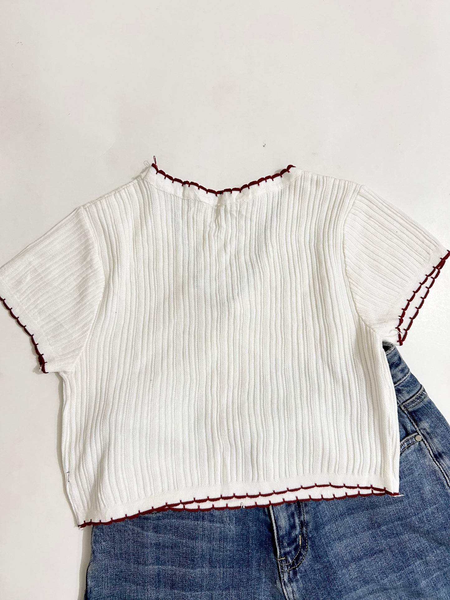 White red solid top