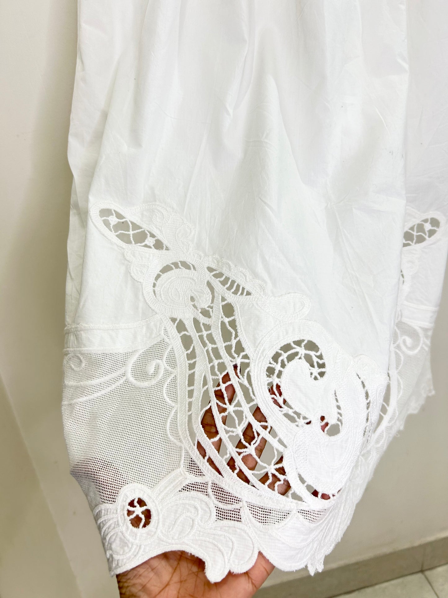 White Solid Lace Skirt