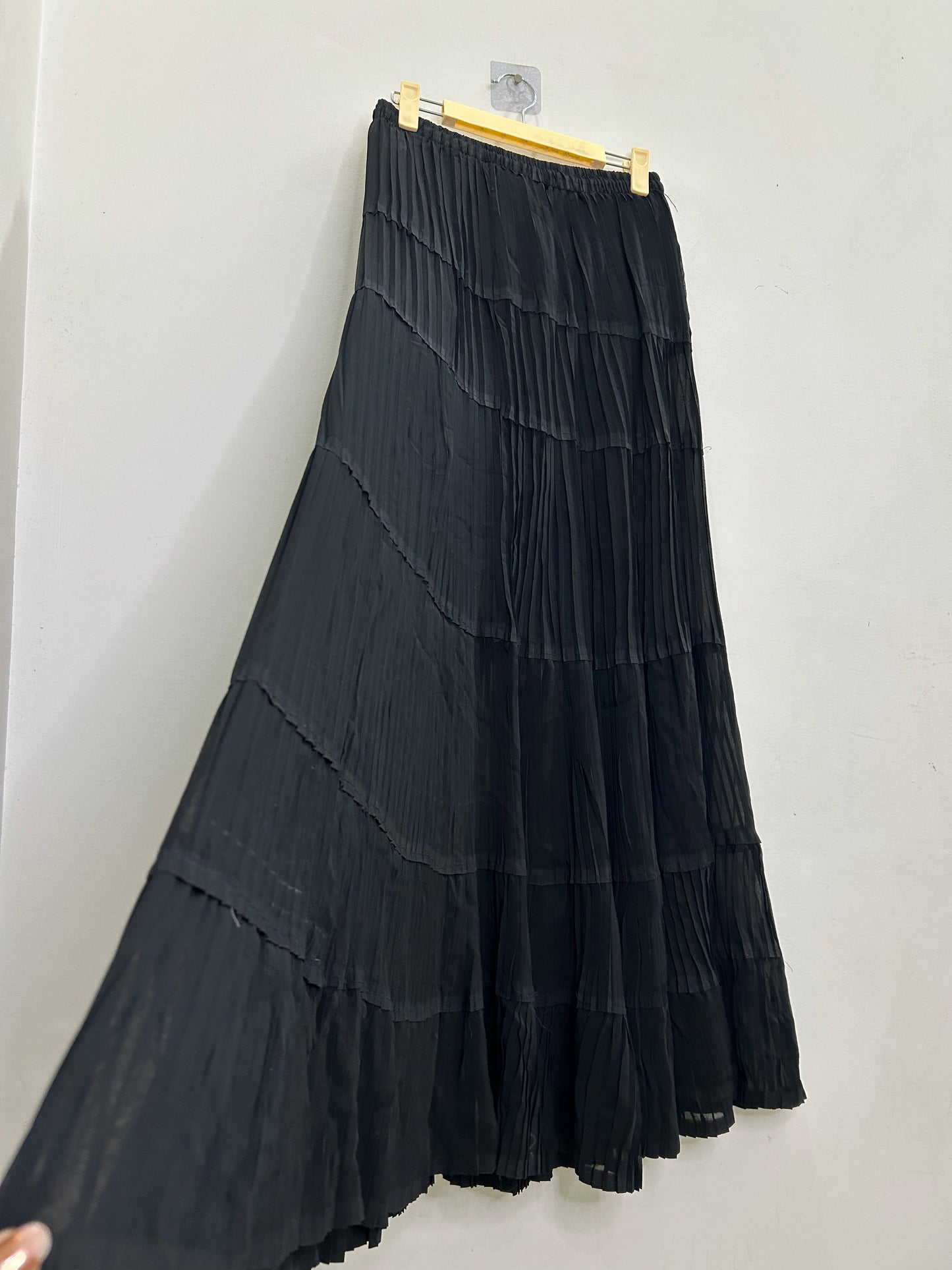 Black Solid Pleated Skirt